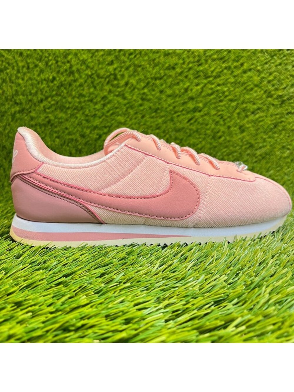 Nike Cortez Basic TXT‎ Girls Size 6Y Pink White Walking Running Shoes Sneakers